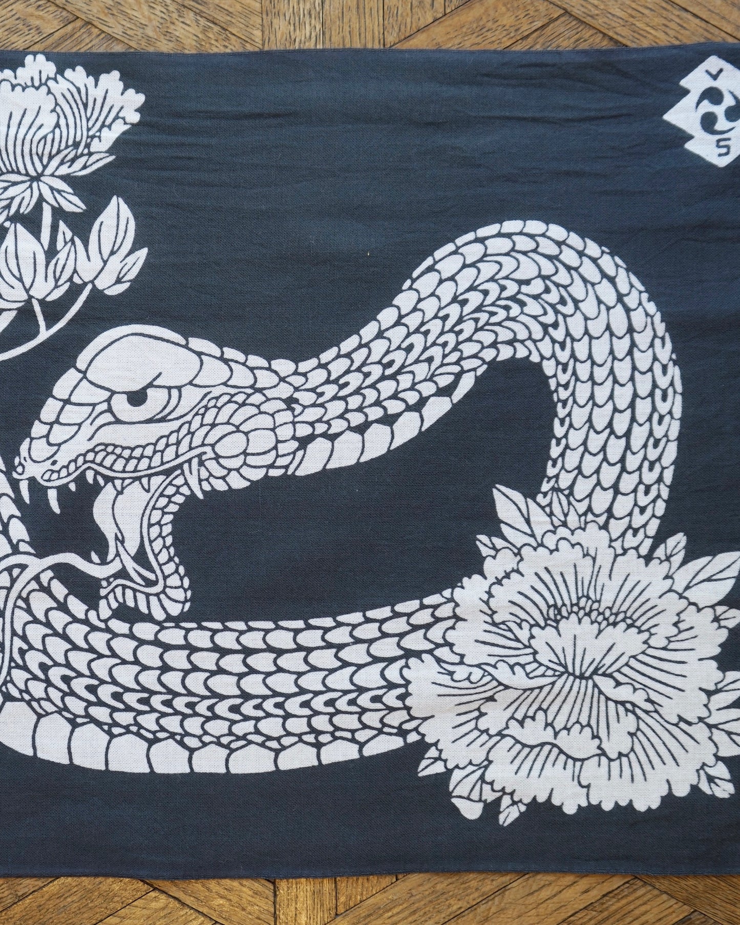 Snake and Peony: A Stalemate