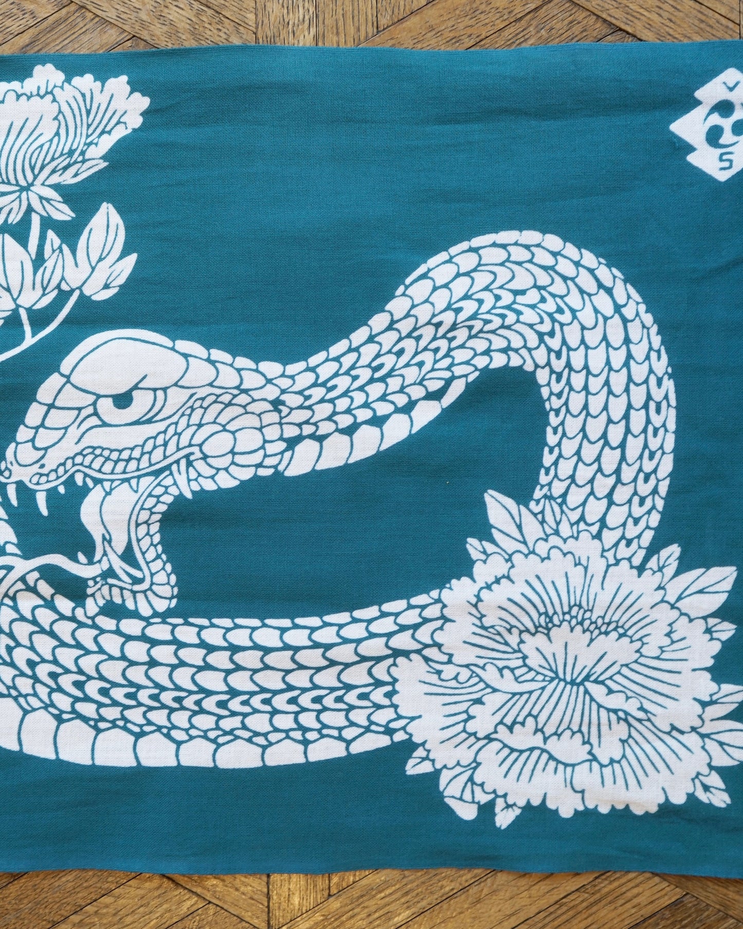 Snake and Peony: A Stalemate